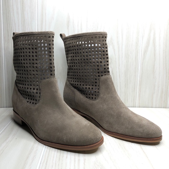 Michael Kors Suede Soft Cutout Boots Size 8 NWOT - Picture 1 of 8